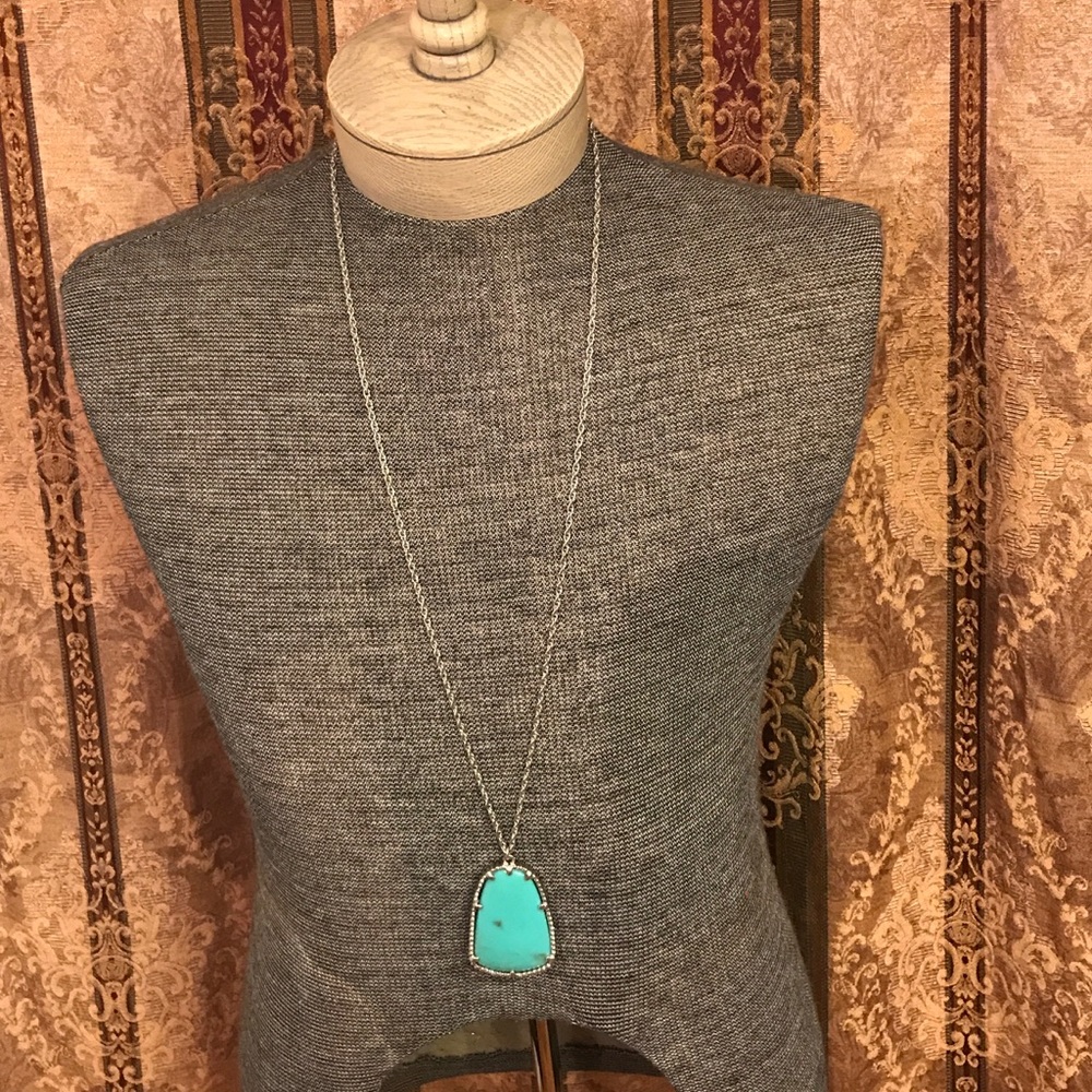 Turquoise gem necklace